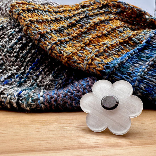 Shawl Sandwich - Daisy